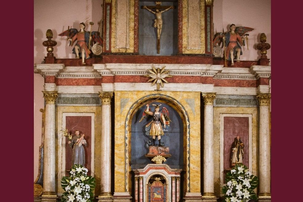 Retablo mayor de la parroquia de Sitrama de Tera