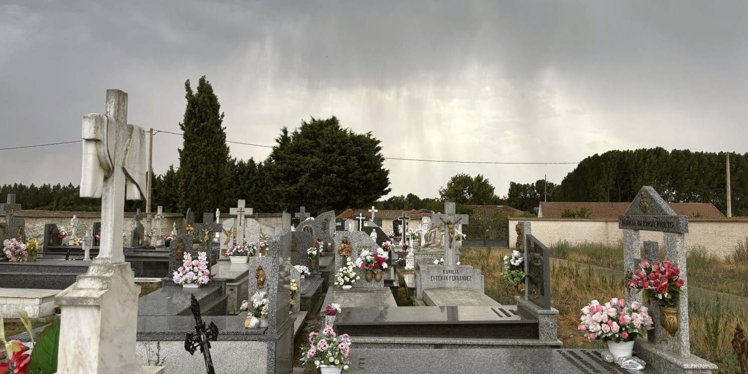 Tumbas cementerio Sitrama de Tera