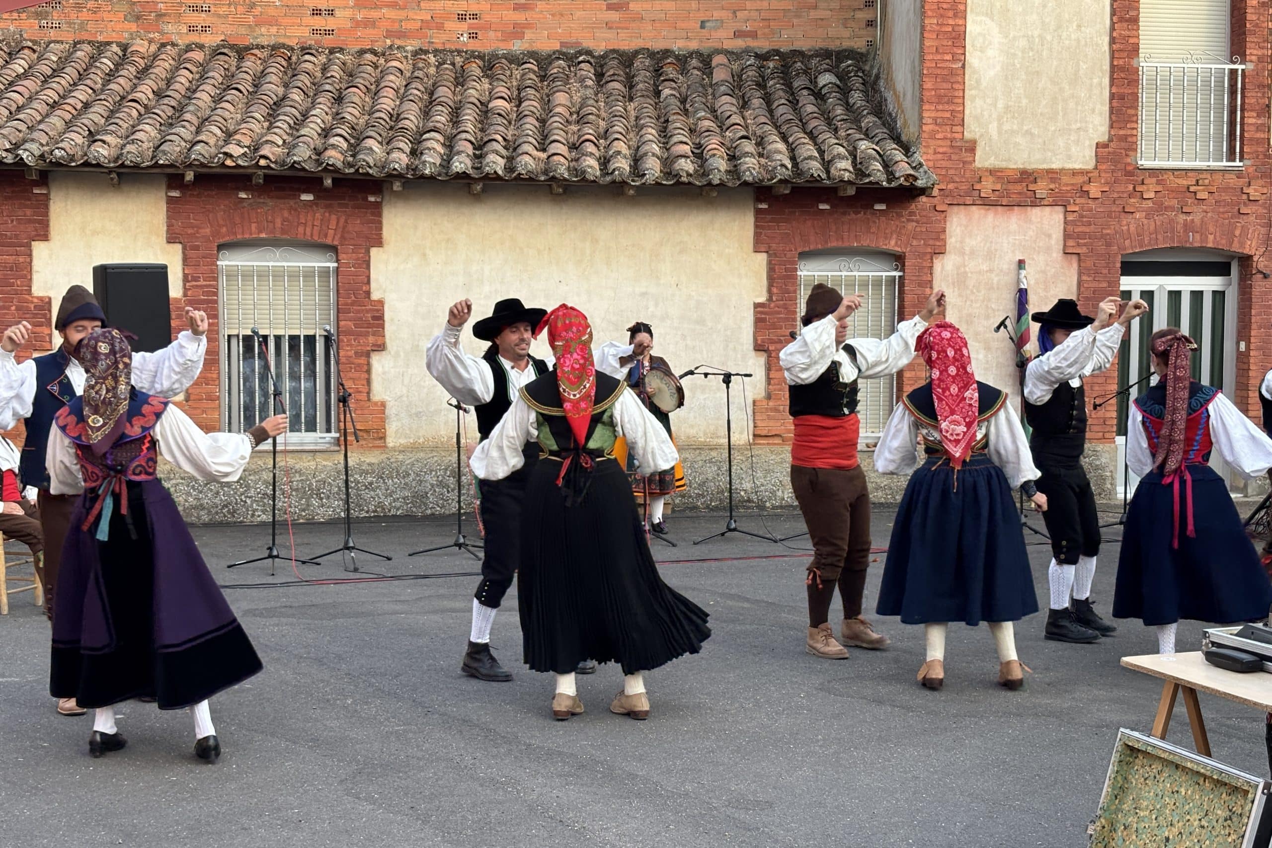 Baile popular folklore Sitrama de Tera